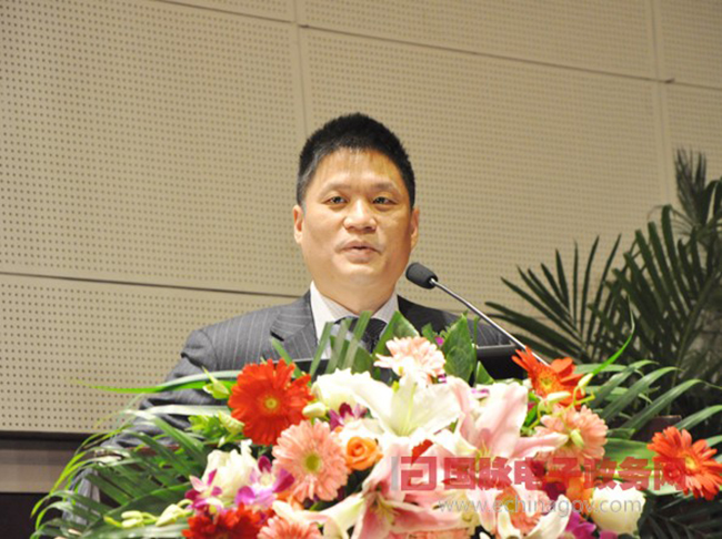 赢博互联董事长、首席研究员杨冰之作了题为《大数据时代的政府在线服务》的主题演讲