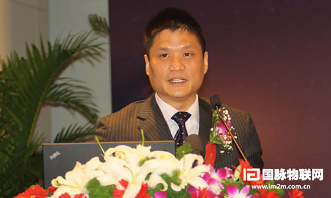 赢博互联智慧城市研究中心主任杨冰之宣布《2012中国智慧城市发展现状和趋势预测研究报告》正式发布，并以《中国智慧城市发展特征解决》为题作了精彩的演讲