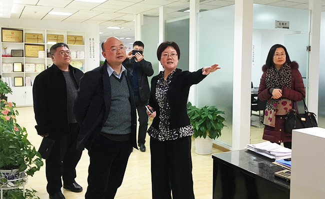 江西省信息中心主任金俊平莅临北京赢博考察指导，赢博互联总经理、首席规划师郑爱军予以热情接待。