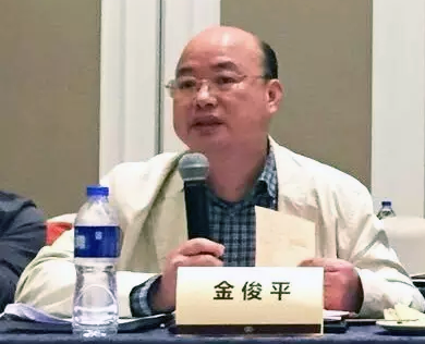 在2016中国（青海）“互联网+政务”创新趋势研讨会上，江西省信息中心主任金俊平就江西在推进“互联网+政务服务”过程中，针对集约化建设、政务云以及网站平台与移动端的融合等方面进行了发言